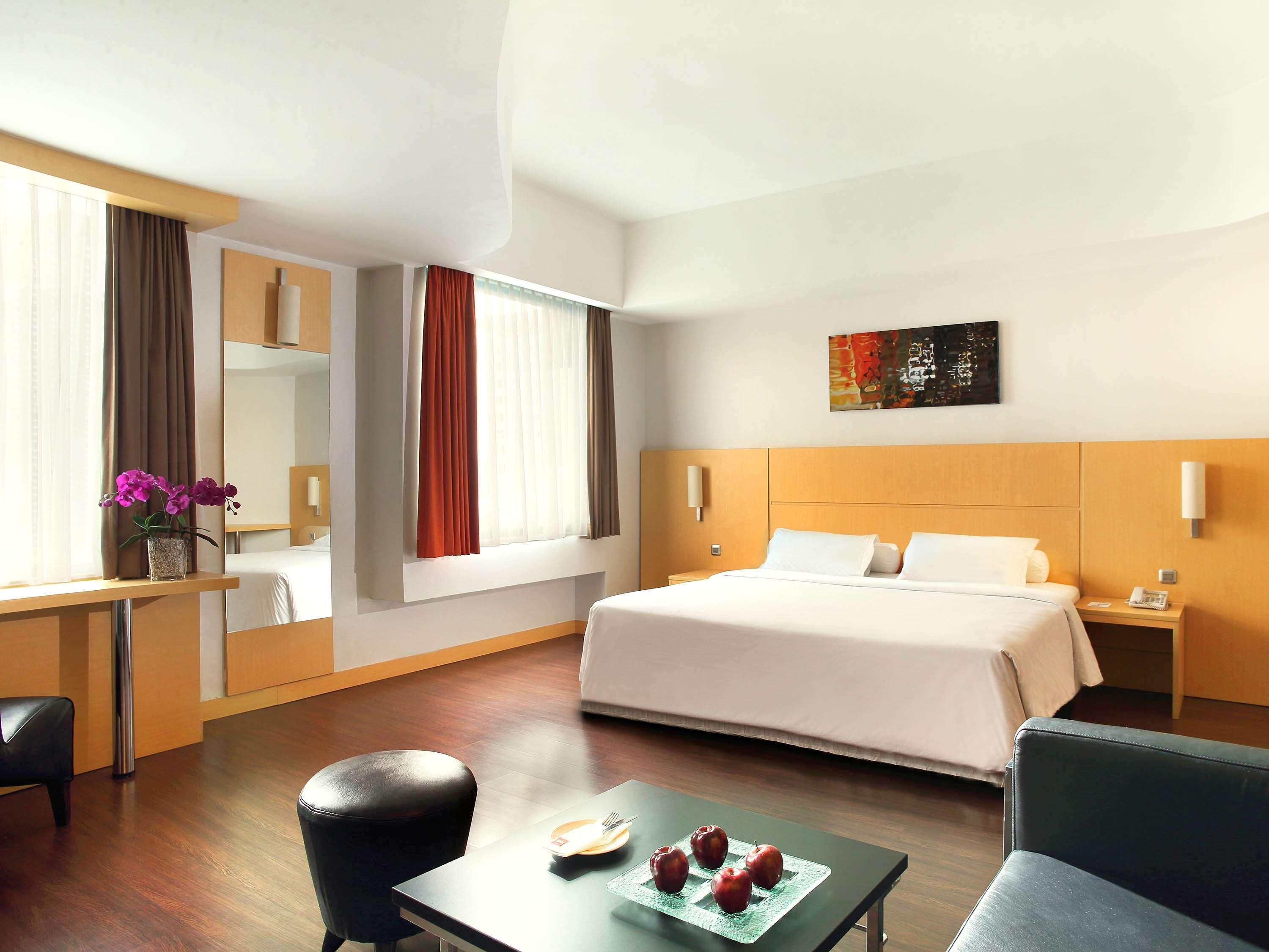 Ibis Jakarta Arcadia Экстерьер фото