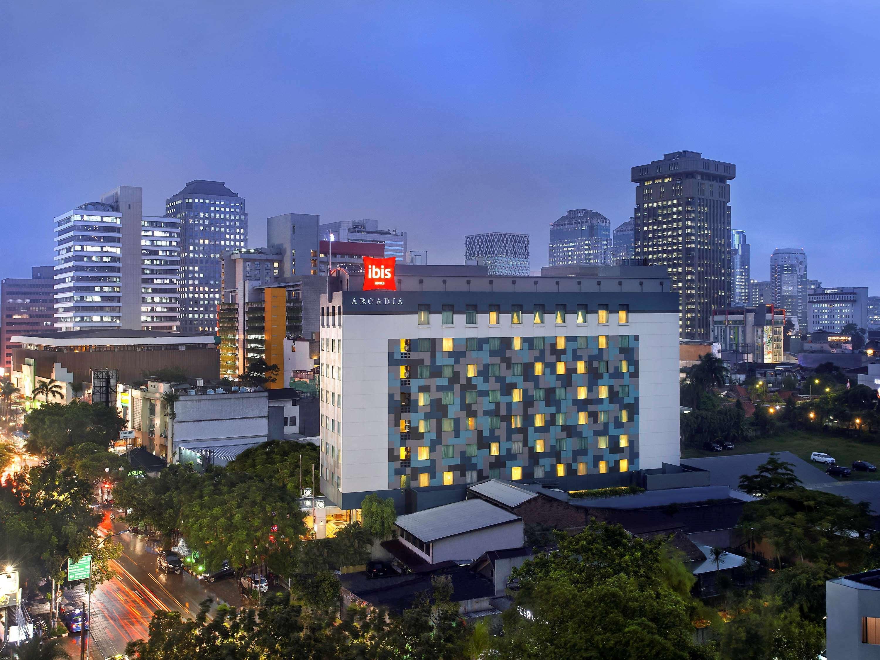 Ibis Jakarta Arcadia Экстерьер фото