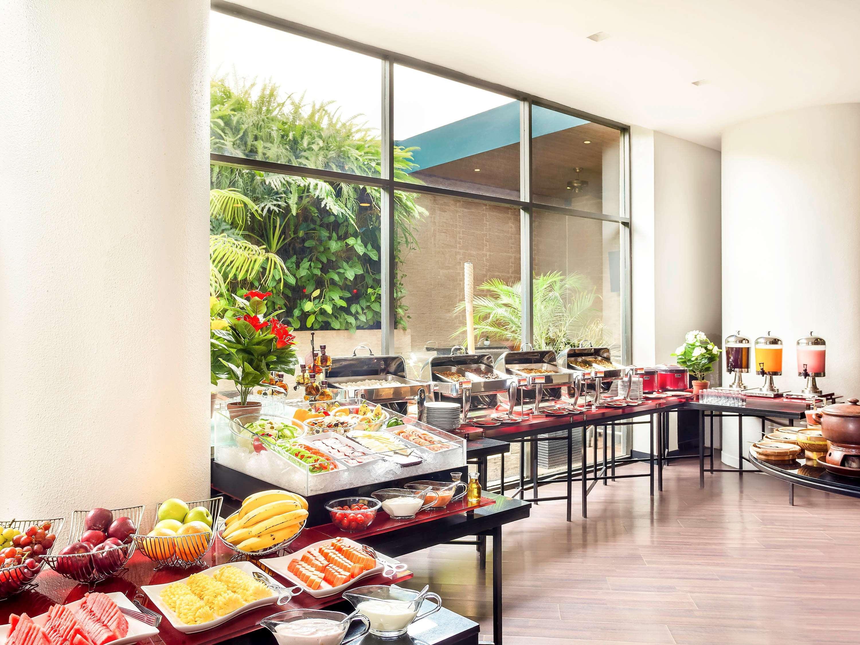 Ibis Jakarta Arcadia Экстерьер фото