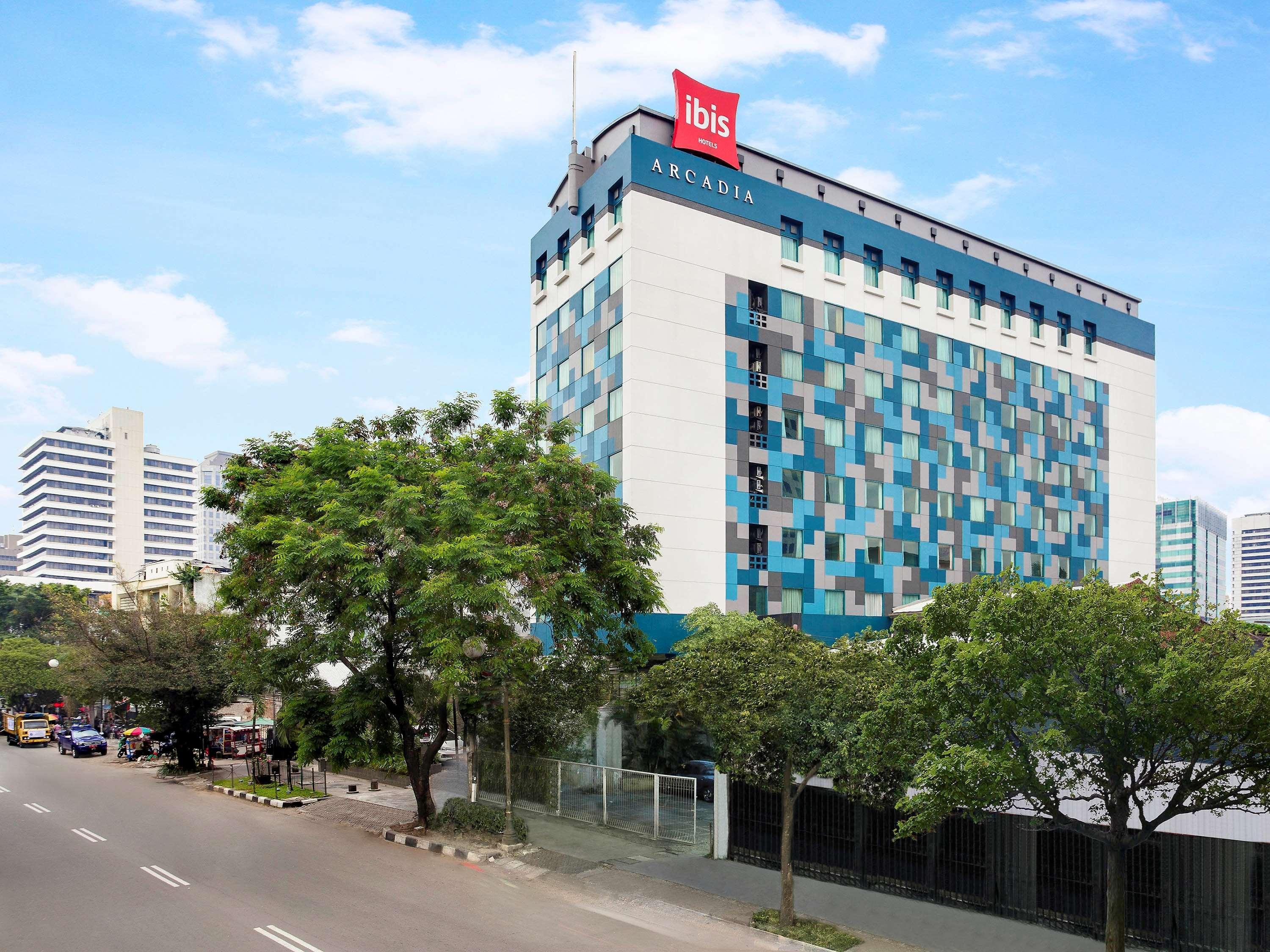 Ibis Jakarta Arcadia Экстерьер фото