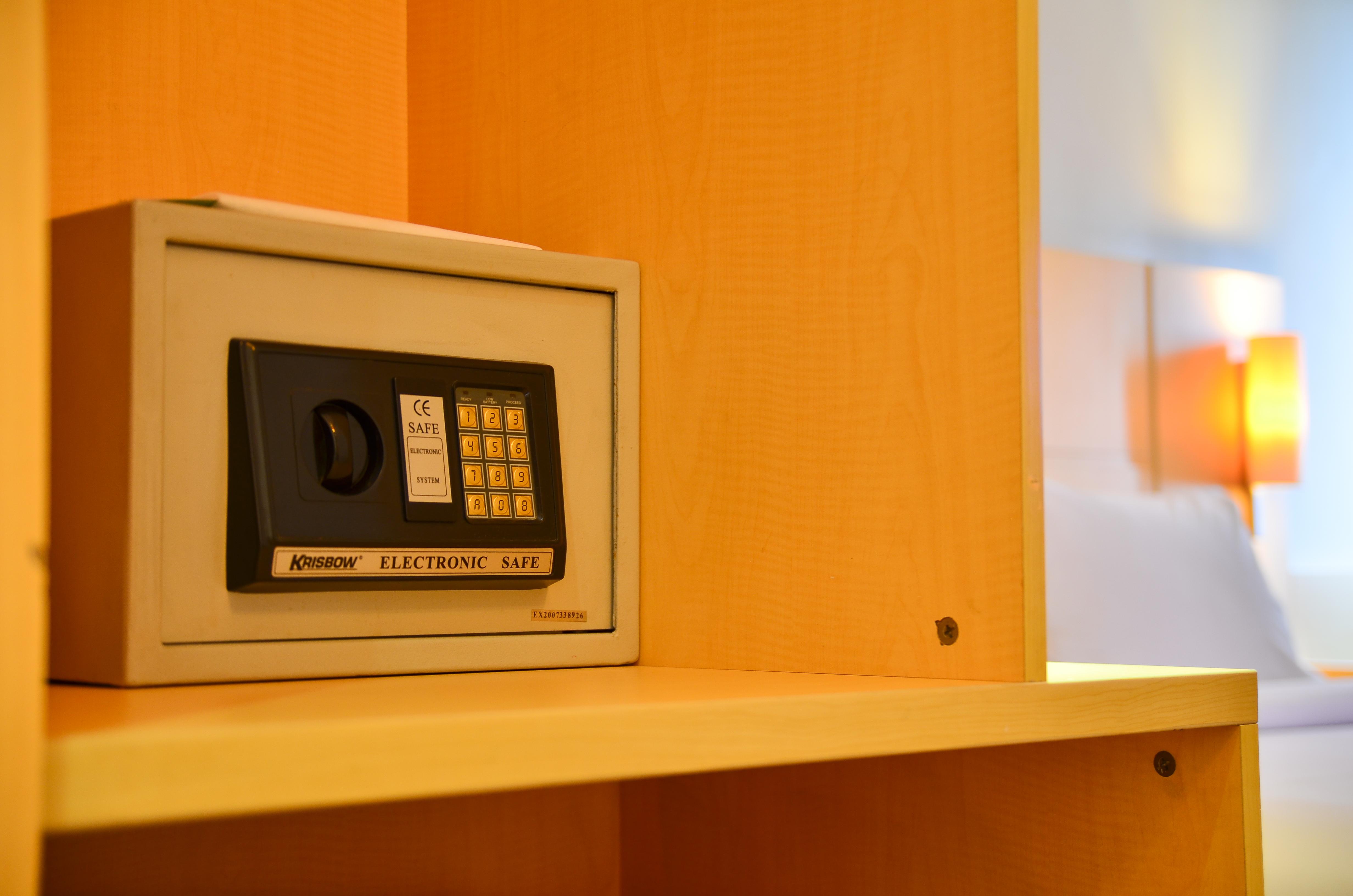 Ibis Jakarta Arcadia Экстерьер фото