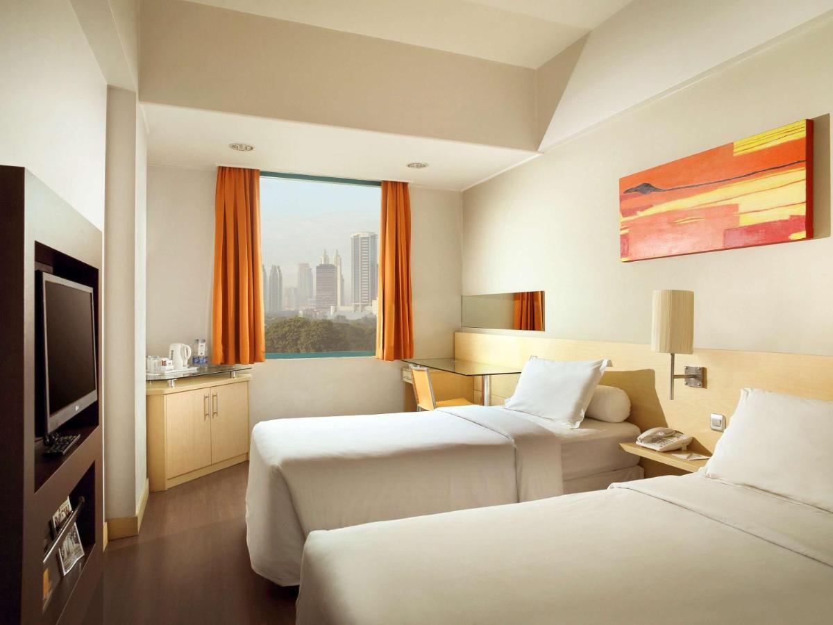 Ibis Jakarta Arcadia Экстерьер фото