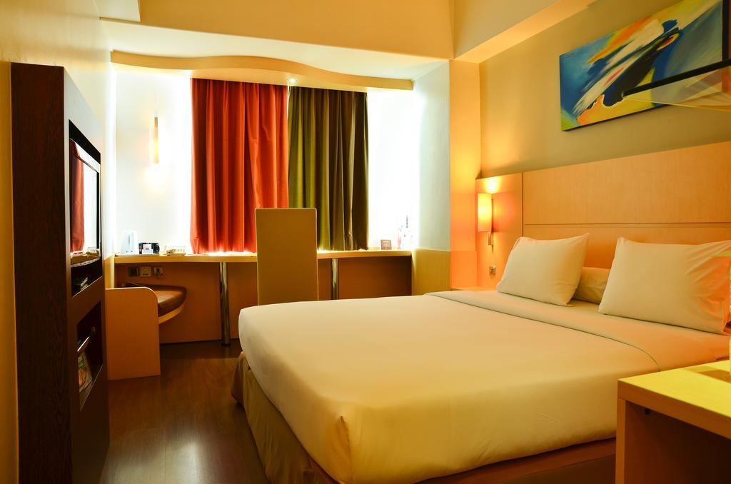 Ibis Jakarta Arcadia Экстерьер фото