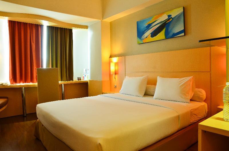 Ibis Jakarta Arcadia Экстерьер фото